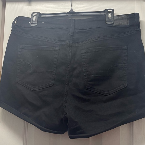 AEO BLACK SHORTS - Picture 2 of 4